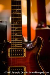 La PRS custom 24 fire red burst de las clinicas en Buenos Aires con Abadon strap