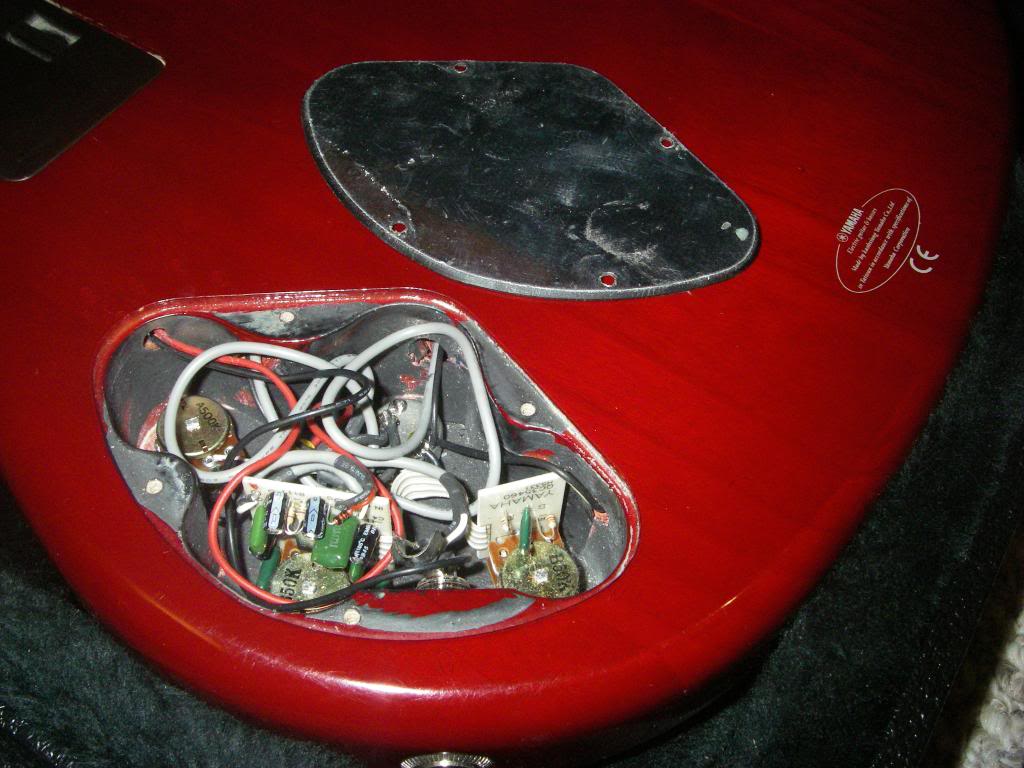 Bajo Yamaha RBX375 activo - Bajos, Amplis y Efectos - Musiquiatra