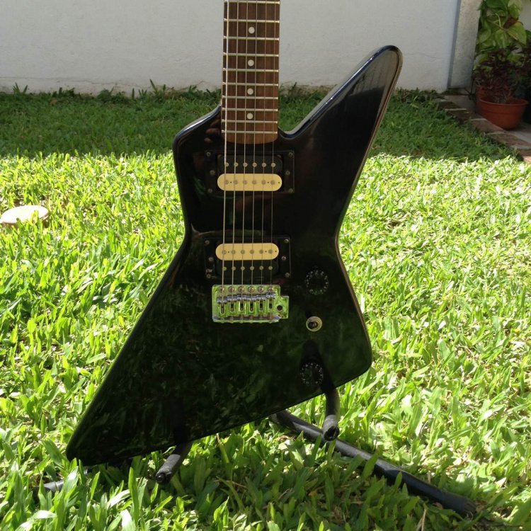 guitarra-samick-explorer-D_NQ_NP_607303-MLA28828036757_112018-F.jpg