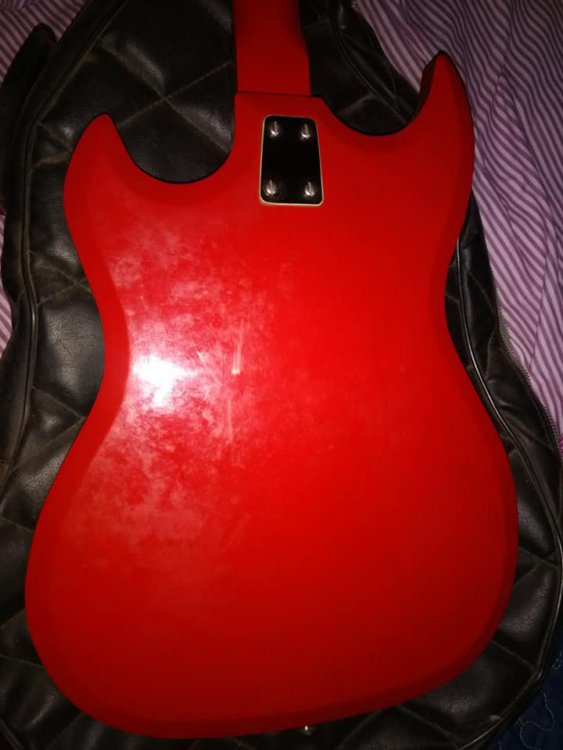 guitarra6.thumb.jpg.ebbb234bd9905c25aa63a91999c1b7d0.jpg
