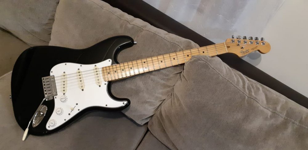Fender_1.jpg