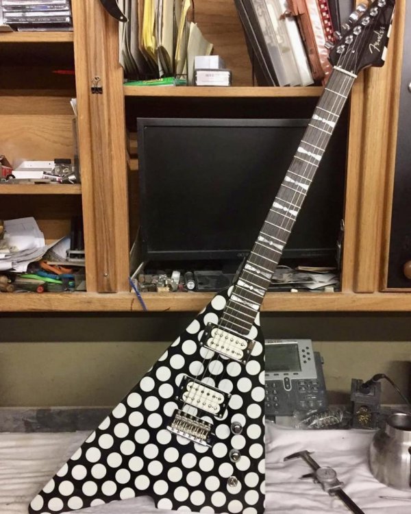 fendercustomshop_20200930_120627_0.jpg