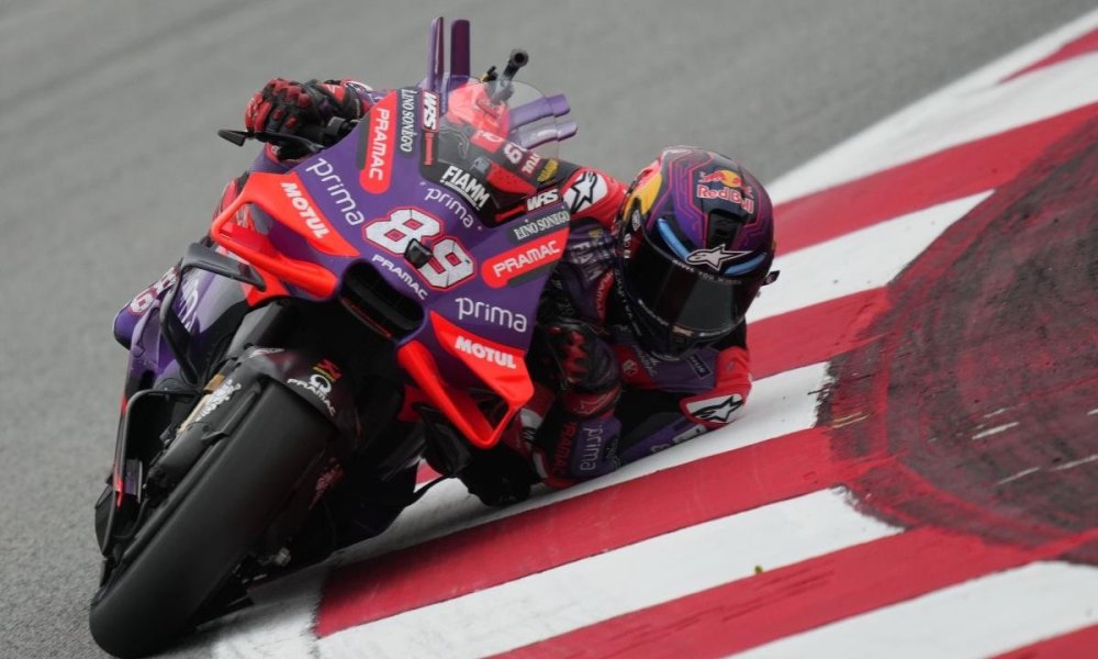 jorge-martin-89-of-spain-and-prima-pramac-racing-ducati-during-the-free-practice-of-the-motul-solidarity-grand-prix-of-barcelona-at-ricardo-tormo-circuit-on-november-15-2024-in-valencia-spain-photo-by-jose-breton-pics-action-nurphoto-via-getty-i.jpeg